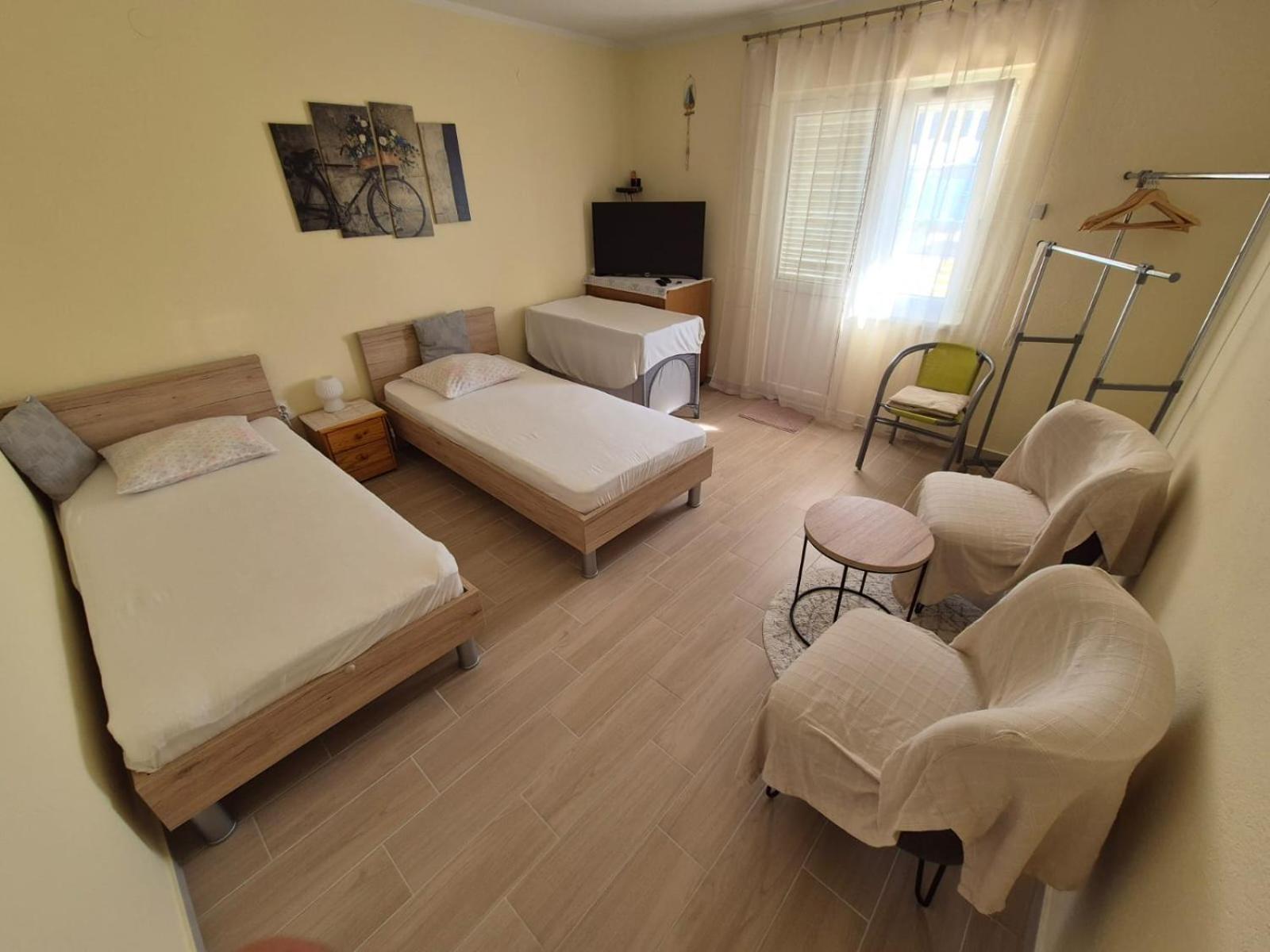 Apartman Davorka Karlobag Ngoại thất bức ảnh
